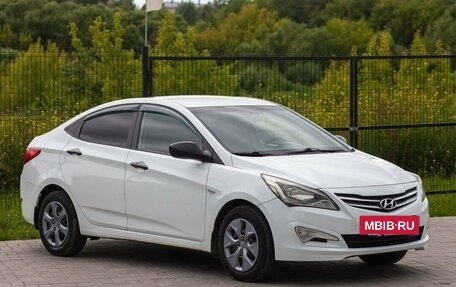 Hyundai Solaris II рестайлинг, 2015 год, 895 000 рублей, 3 фотография
