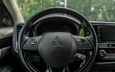 Mitsubishi Outlander III рестайлинг 3, 2020 год, 1 899 000 рублей, 7 фотография