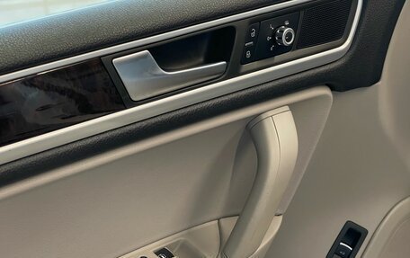 Volkswagen Touareg III, 2012 год, 2 399 900 рублей, 9 фотография