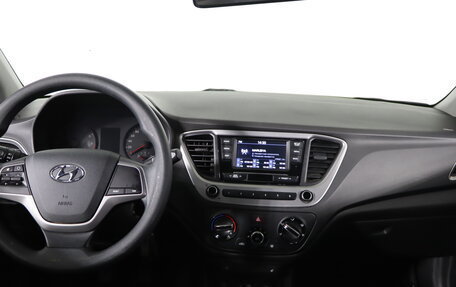 Hyundai Solaris II рестайлинг, 2017 год, 819 990 рублей, 11 фотография