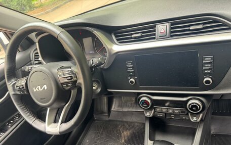 KIA Rio IV, 2022 год, 1 399 000 рублей, 8 фотография