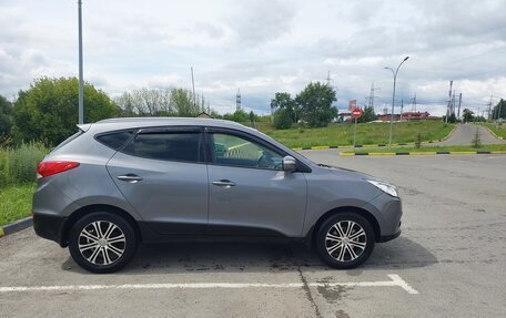 Hyundai ix35 I рестайлинг, 2011 год, 920 000 рублей, 2 фотография