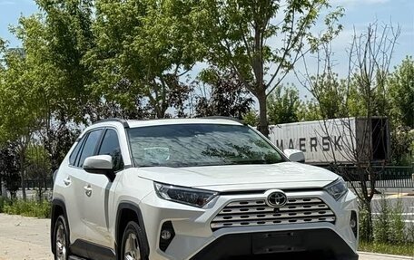 Toyota RAV4, 2021 год, 3 280 000 рублей, 3 фотография