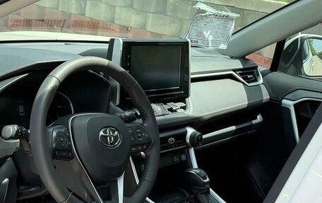 Toyota RAV4, 2021 год, 3 280 000 рублей, 8 фотография