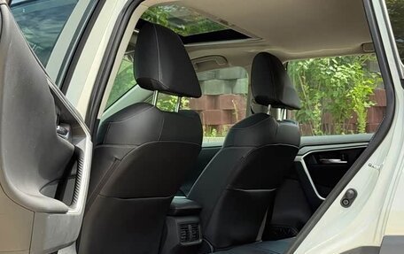 Toyota RAV4, 2021 год, 3 280 000 рублей, 12 фотография