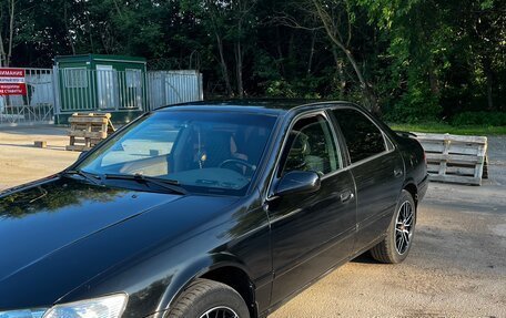 Toyota Camry, 2000 год, 580 000 рублей, 2 фотография