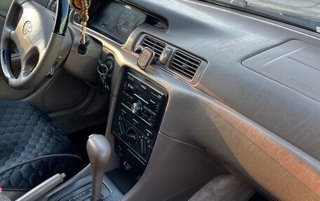 Toyota Camry, 2000 год, 580 000 рублей, 9 фотография