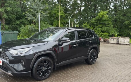 Toyota RAV4, 2021 год, 2 650 000 рублей, 3 фотография