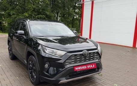 Toyota RAV4, 2021 год, 2 650 000 рублей, 5 фотография