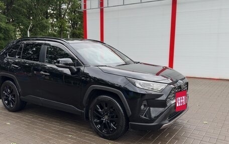 Toyota RAV4, 2021 год, 2 650 000 рублей, 4 фотография