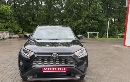 Toyota RAV4, 2021 год, 2 650 000 рублей, 6 фотография