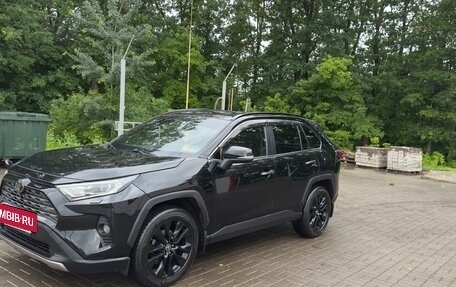 Toyota RAV4, 2021 год, 2 650 000 рублей, 2 фотография