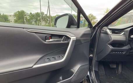 Toyota RAV4, 2021 год, 2 650 000 рублей, 18 фотография