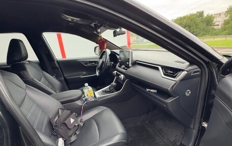 Toyota RAV4, 2021 год, 2 650 000 рублей, 21 фотография