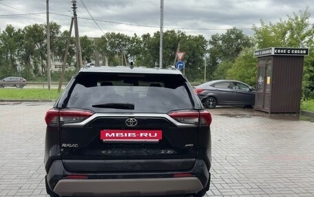 Toyota RAV4, 2021 год, 2 650 000 рублей, 10 фотография