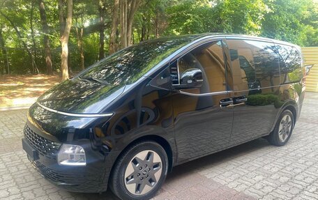 Hyundai Staria, 2021 год, 3 650 000 рублей, 2 фотография