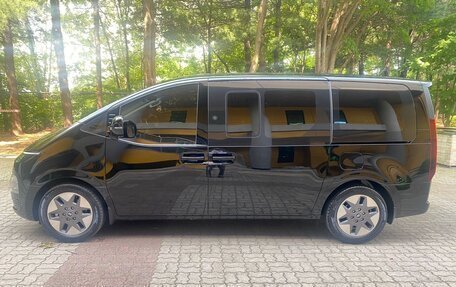 Hyundai Staria, 2021 год, 3 650 000 рублей, 3 фотография