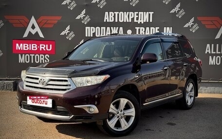Toyota Highlander III, 2012 год, 2 020 000 рублей, 3 фотография