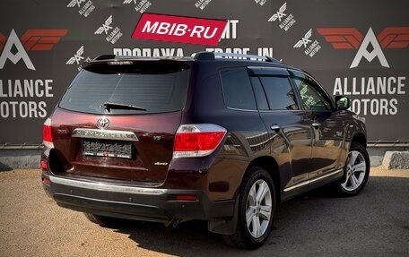 Toyota Highlander III, 2012 год, 2 020 000 рублей, 7 фотография