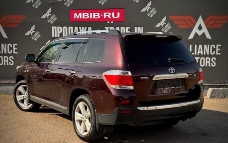 Toyota Highlander III, 2012 год, 2 020 000 рублей, 4 фотография