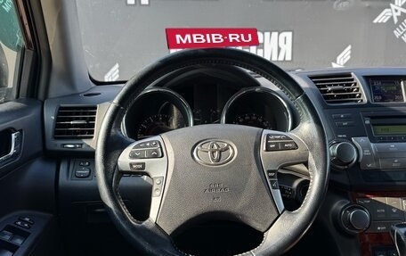 Toyota Highlander III, 2012 год, 2 020 000 рублей, 13 фотография
