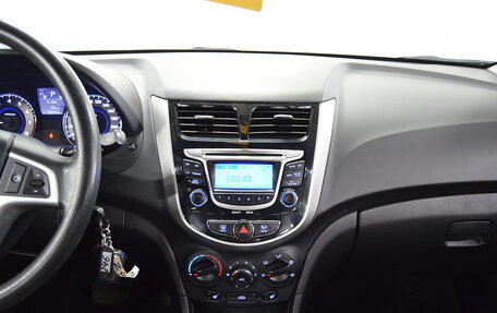 Hyundai Solaris II рестайлинг, 2011 год, 710 000 рублей, 13 фотография