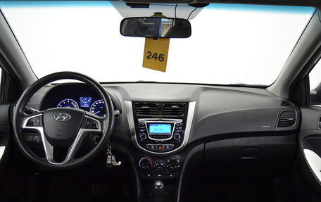 Hyundai Solaris II рестайлинг, 2011 год, 710 000 рублей, 17 фотография