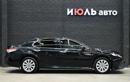 Toyota Camry, 2019 год, 2 500 000 рублей, 9 фотография