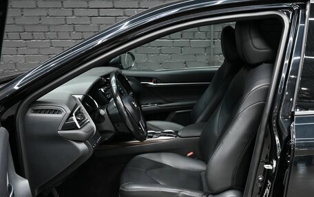 Toyota Camry, 2019 год, 2 500 000 рублей, 10 фотография