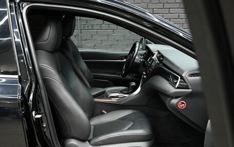 Toyota Camry, 2019 год, 2 500 000 рублей, 11 фотография