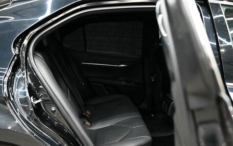 Toyota Camry, 2019 год, 2 500 000 рублей, 21 фотография