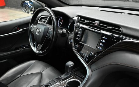 Toyota Camry, 2019 год, 2 500 000 рублей, 17 фотография