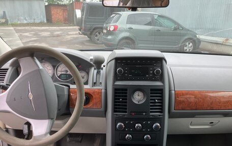 Chrysler Town & Country V рестайлинг, 2008 год, 1 250 000 рублей, 5 фотография