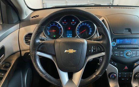 Chevrolet Cruze II, 2013 год, 880 000 рублей, 10 фотография