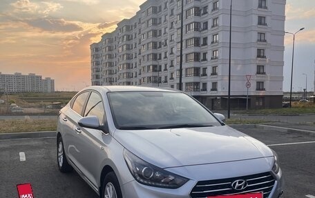 Hyundai Solaris II рестайлинг, 2019 год, 1 400 000 рублей, 2 фотография