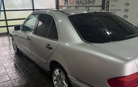 Mercedes-Benz E-Класс, 1996 год, 300 000 рублей, 5 фотография