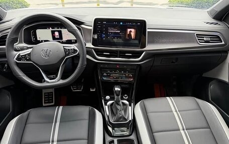 Volkswagen T-Roc I, 2025 год, 2 730 000 рублей, 10 фотография