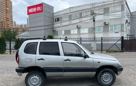 Chevrolet Niva I рестайлинг, 2004 год, 160 000 рублей, 6 фотография