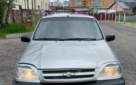 Chevrolet Niva I рестайлинг, 2004 год, 160 000 рублей, 10 фотография