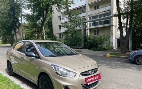 Hyundai Solaris II рестайлинг, 2012 год, 550 000 рублей, 3 фотография