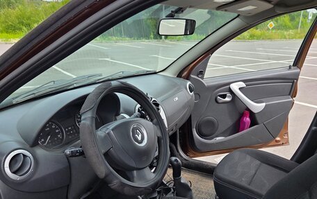 Renault Sandero I, 2014 год, 605 000 рублей, 2 фотография
