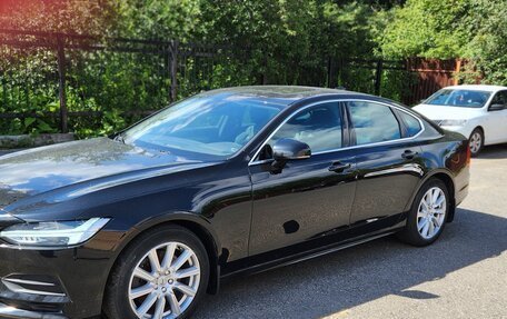 Volvo S90 II рестайлинг, 2019 год, 3 100 000 рублей, 2 фотография
