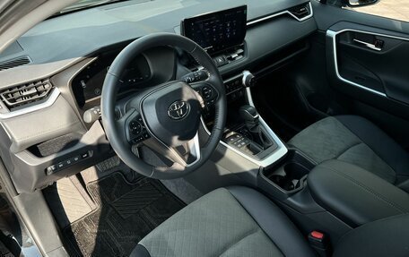 Toyota RAV4, 2025 год, 3 890 000 рублей, 9 фотография