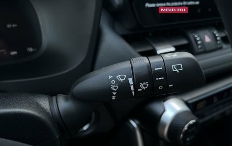 Toyota RAV4, 2025 год, 3 890 000 рублей, 16 фотография
