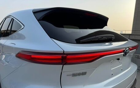 Toyota Harrier, 2022 год, 2 700 000 рублей, 7 фотография