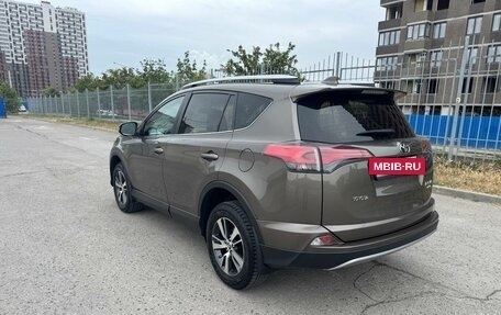 Toyota RAV4, 2018 год, 2 500 000 рублей, 7 фотография