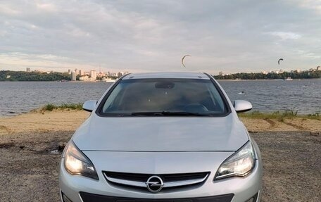 Opel Astra J, 2013 год, 790 000 рублей, 2 фотография
