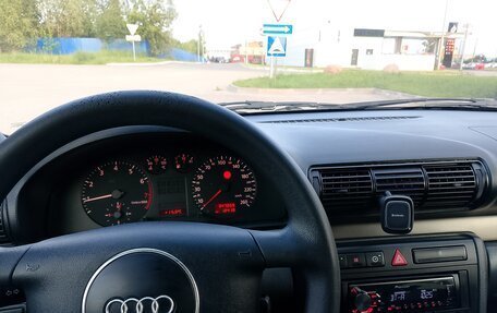 Audi A4, 1999 год, 475 000 рублей, 11 фотография
