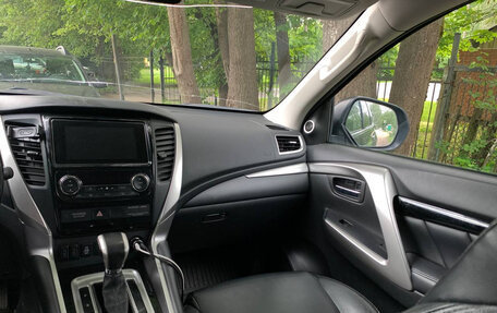 Mitsubishi Pajero Sport III рестайлинг, 2019 год, 3 200 000 рублей, 3 фотография