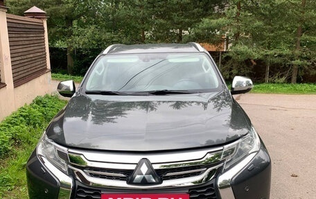 Mitsubishi Pajero Sport III рестайлинг, 2019 год, 3 200 000 рублей, 9 фотография